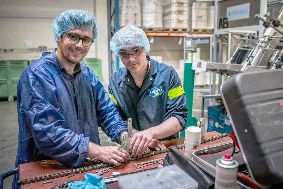 In vijf jaar tijd heeft Alpro 465 nieuwe medewerkers aangeworven. Ook vandaag zoekt het bedrijf nog veel technische medewerkers