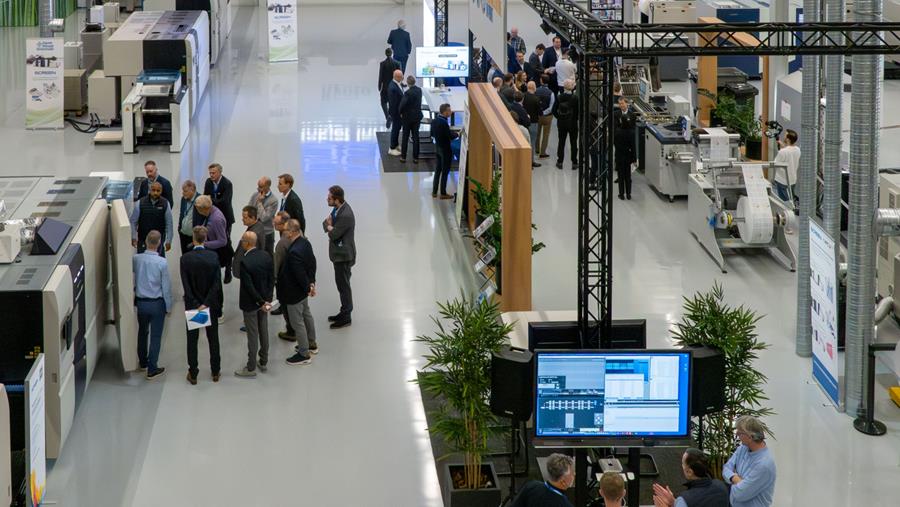 Koehler optimise le papier PakoPharm pour la Screen Truepress HSI