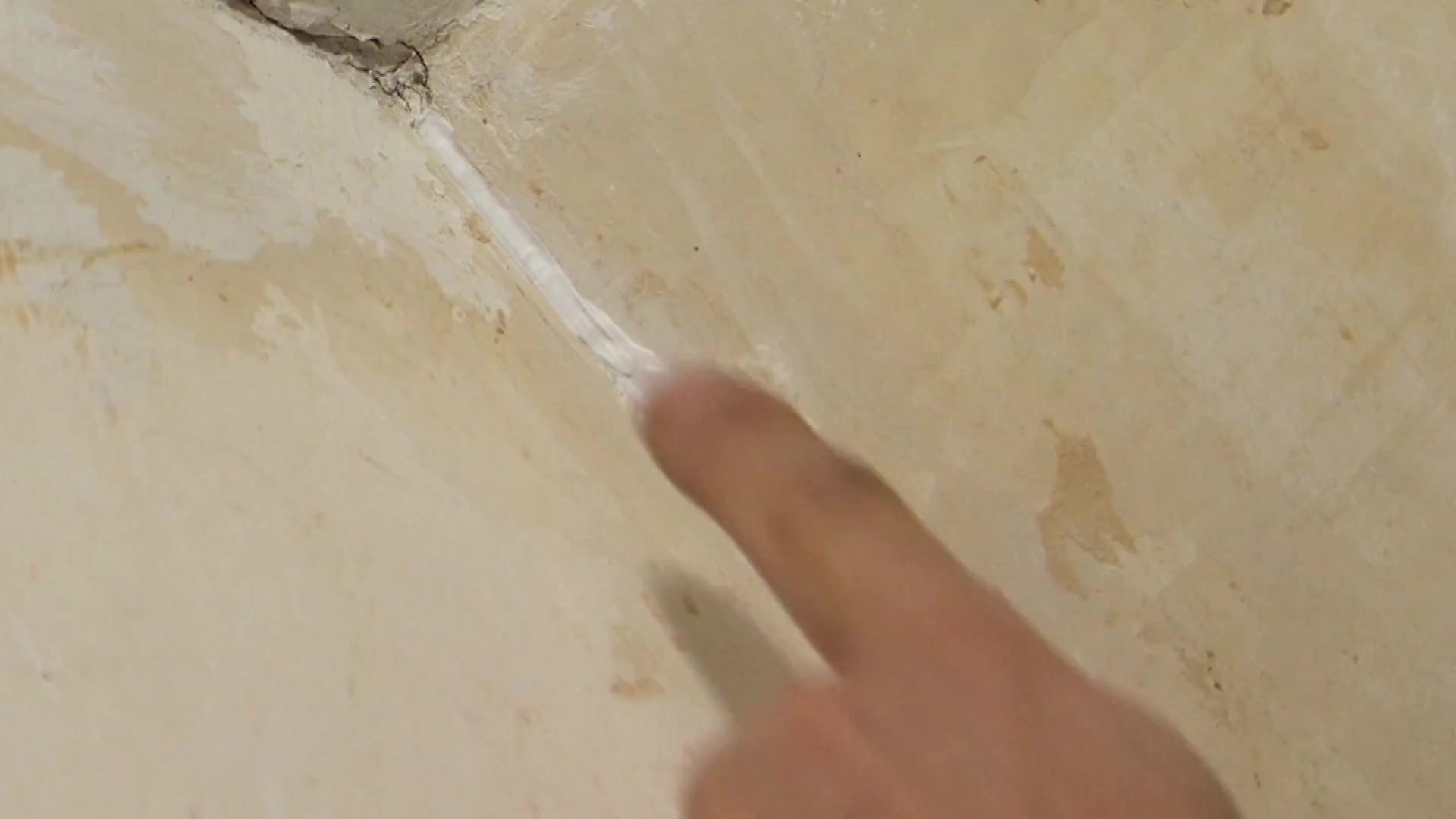 Comment réparer une fissure dans un angle?