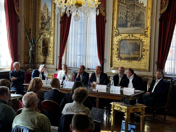 Les hôpitaux publics bruxellois Iris Sud et le CHU Saint-Pierre vont se regrouper