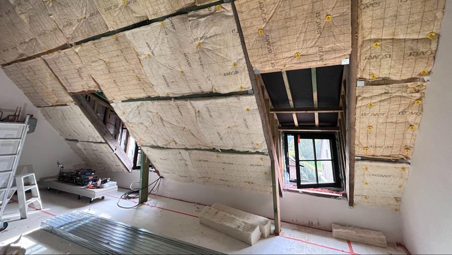 Efficiënt een hellend dak isoleren