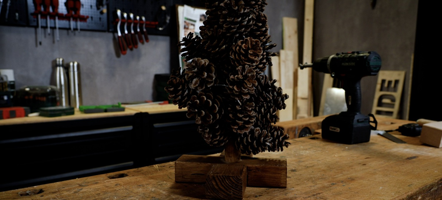 Natuurlijk mooi: en DIY-kerstboom die rust brengt